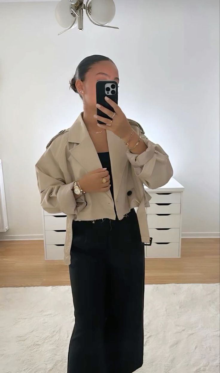 City Sleek | Cropped Trench Coat